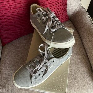 Taos grey wash canvas tennis shoes